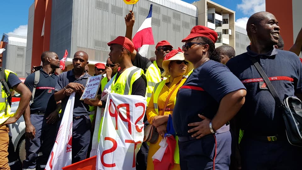 Pompiers volontaires de Mayotte : une matinée de débrayage = une réunion de négociation fixée