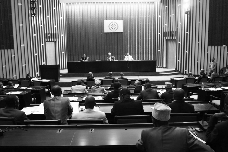 Le Parlement comorien demande la suppression sans condition du Visa Balladur