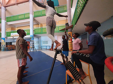 Restitution mercredi des travaux de l’ACM Camp Vacances en Danse avec 20 adolescents