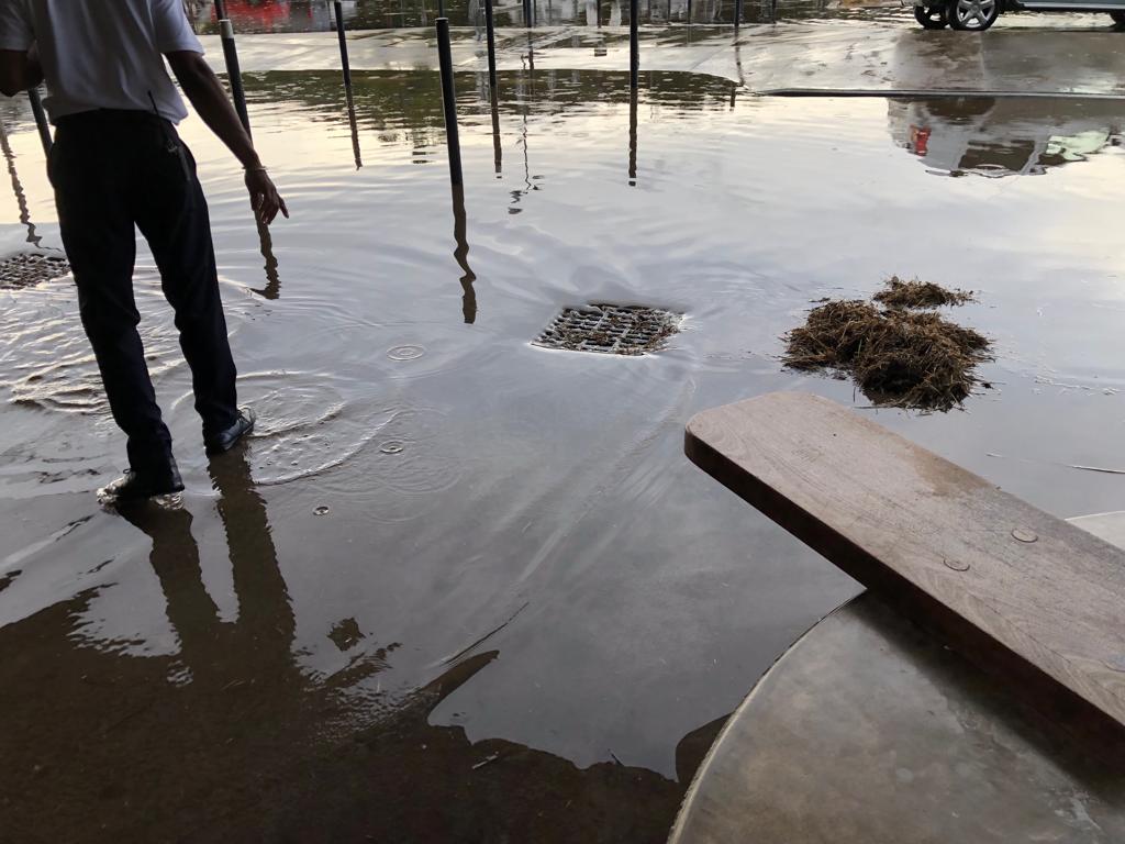 Aérogare inondée : plus de peur que de mal (vidéo)