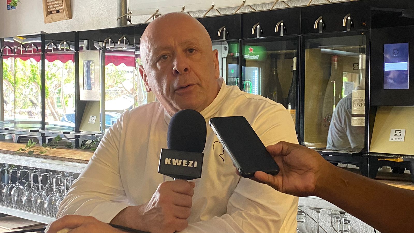 Thierry Marx en visite à Mayotte alerte sur l’insuffisance des aides financières