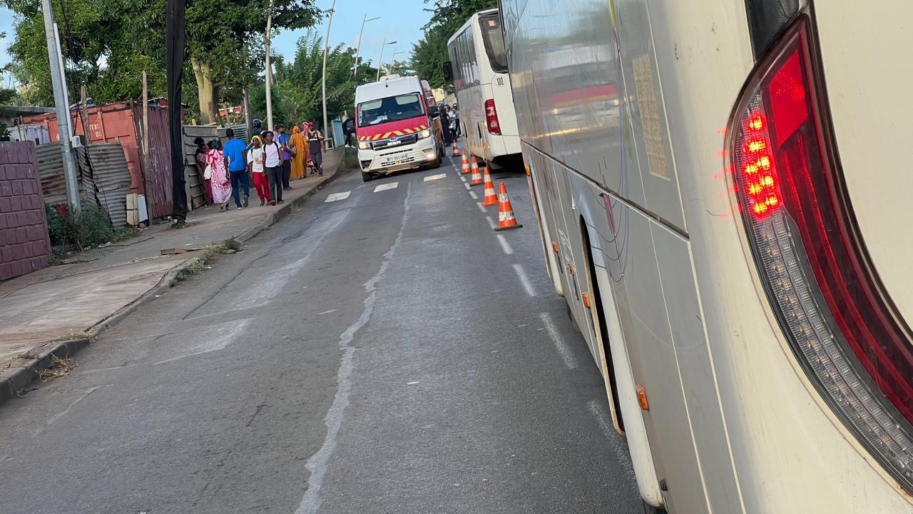 Un piéton écrasé par un bus à Tsoundzou