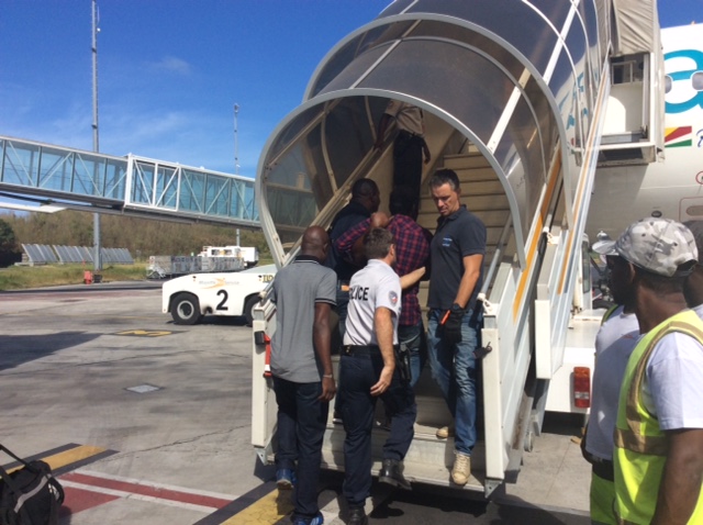 12 demandeurs d’asile Sri-lankais réacheminés