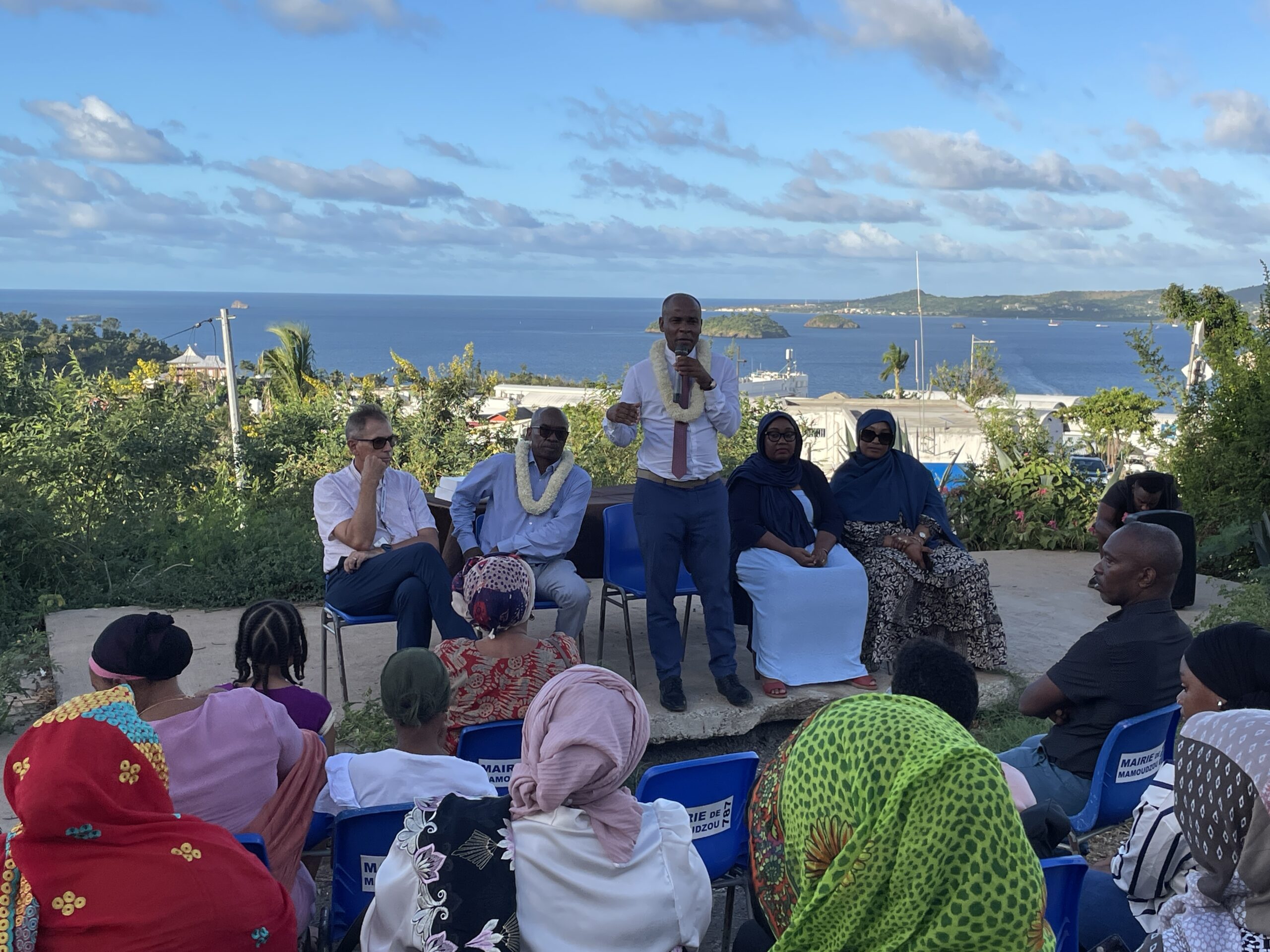 Le Maire de Mamoudzou à la convalescence aux côtés des habitants (vidéo)