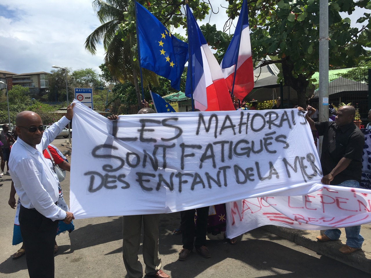 Arrivée de Marine Le Pen en images