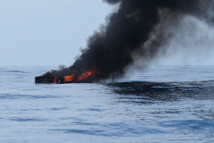 Le Black Bird coule après un incendie