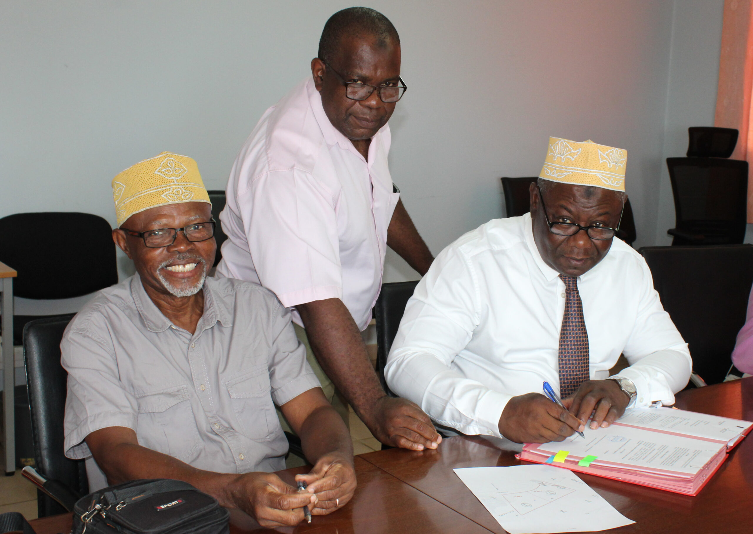 Signature entre la Ville de Mamoudzou et la Caisse de Sécurité Sociale de Mayotte pour l’acquisition du siège de la CSSM Place Zakia Madi