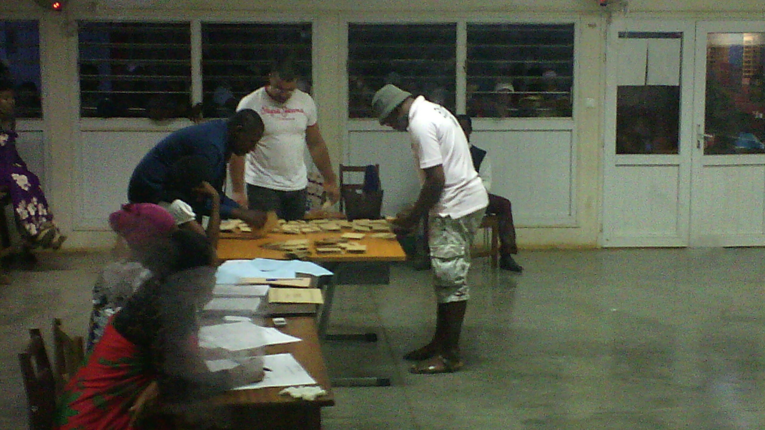 18h32 : Dépouillement du bureau Kaweni Poste