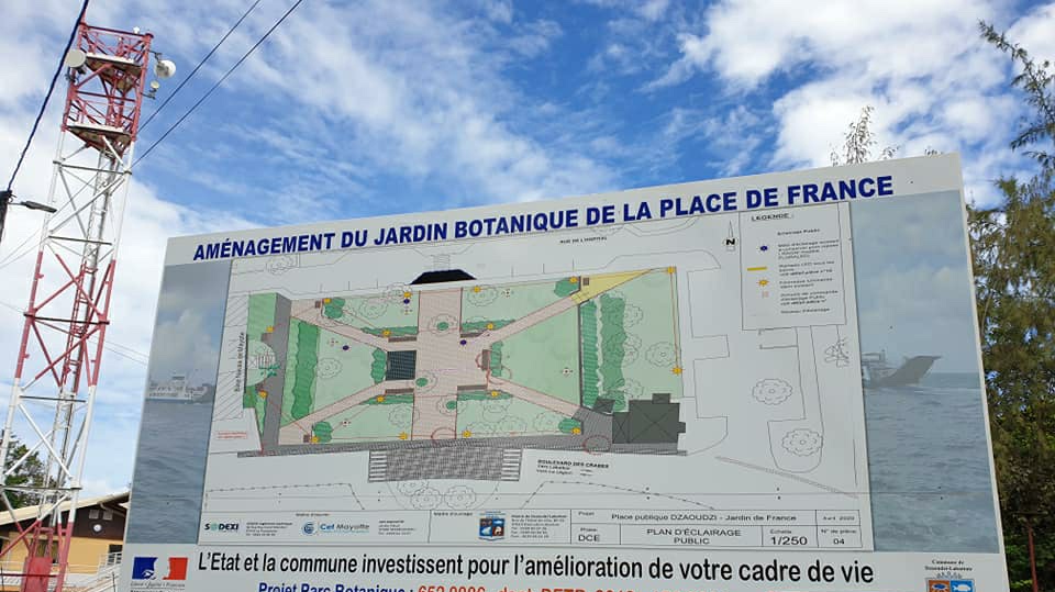 Dzaoudzi : un jardin botanique sur la place de France