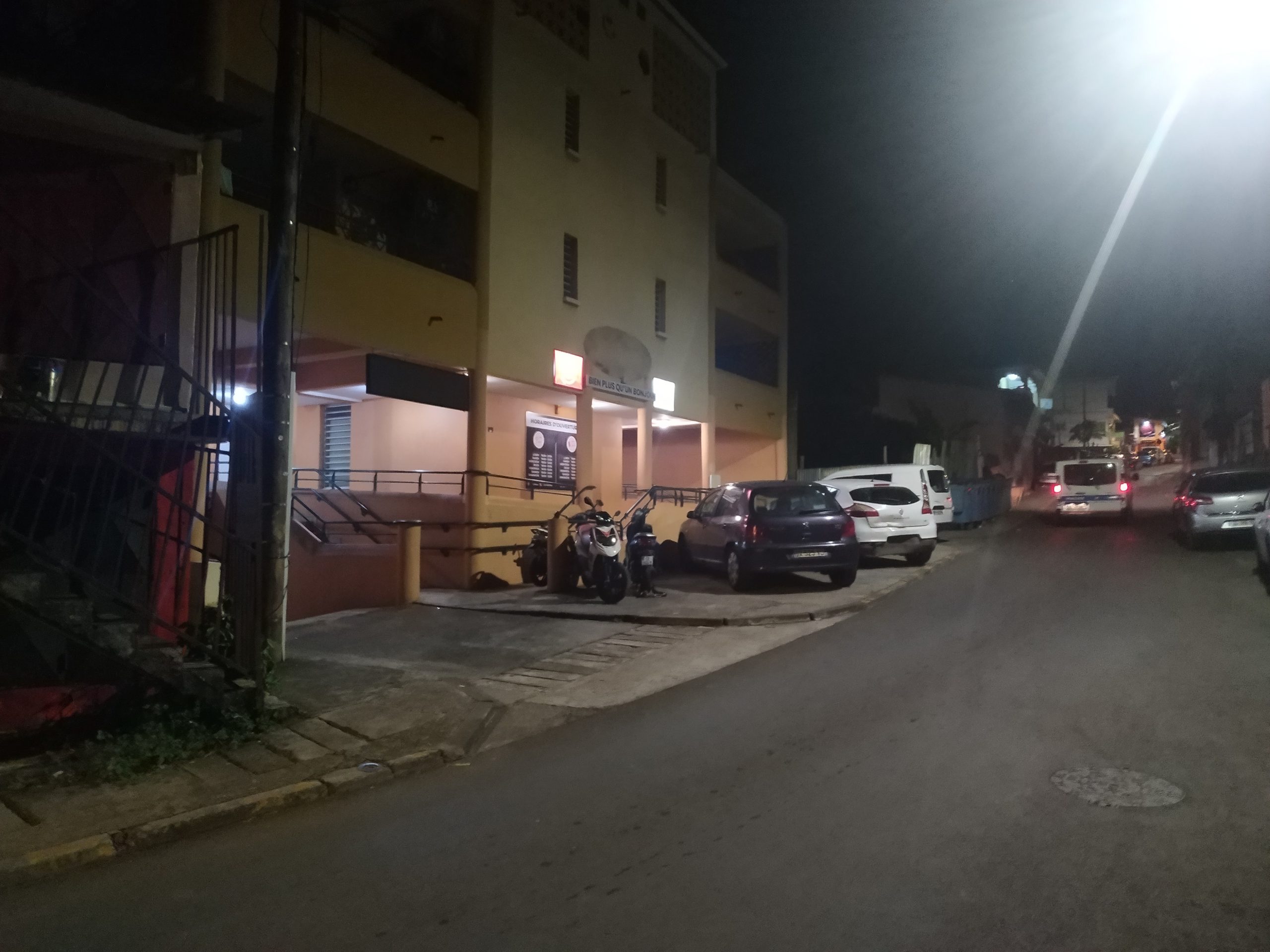 Couvre-feu : des centaines de forces de l’ordre dans les rues et plus de 350 PV