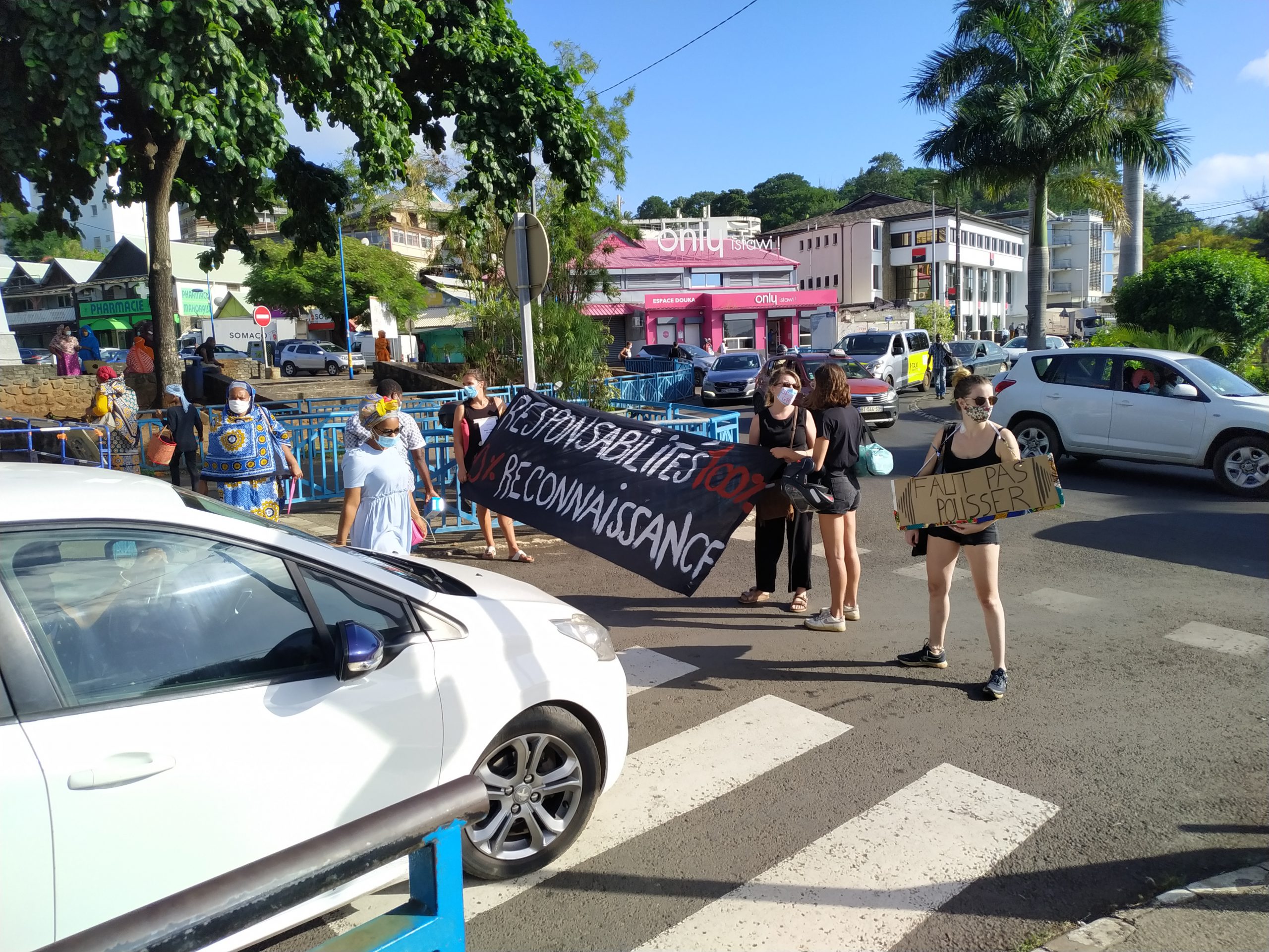 Les sages-femmes manifestent à Mamoudzou