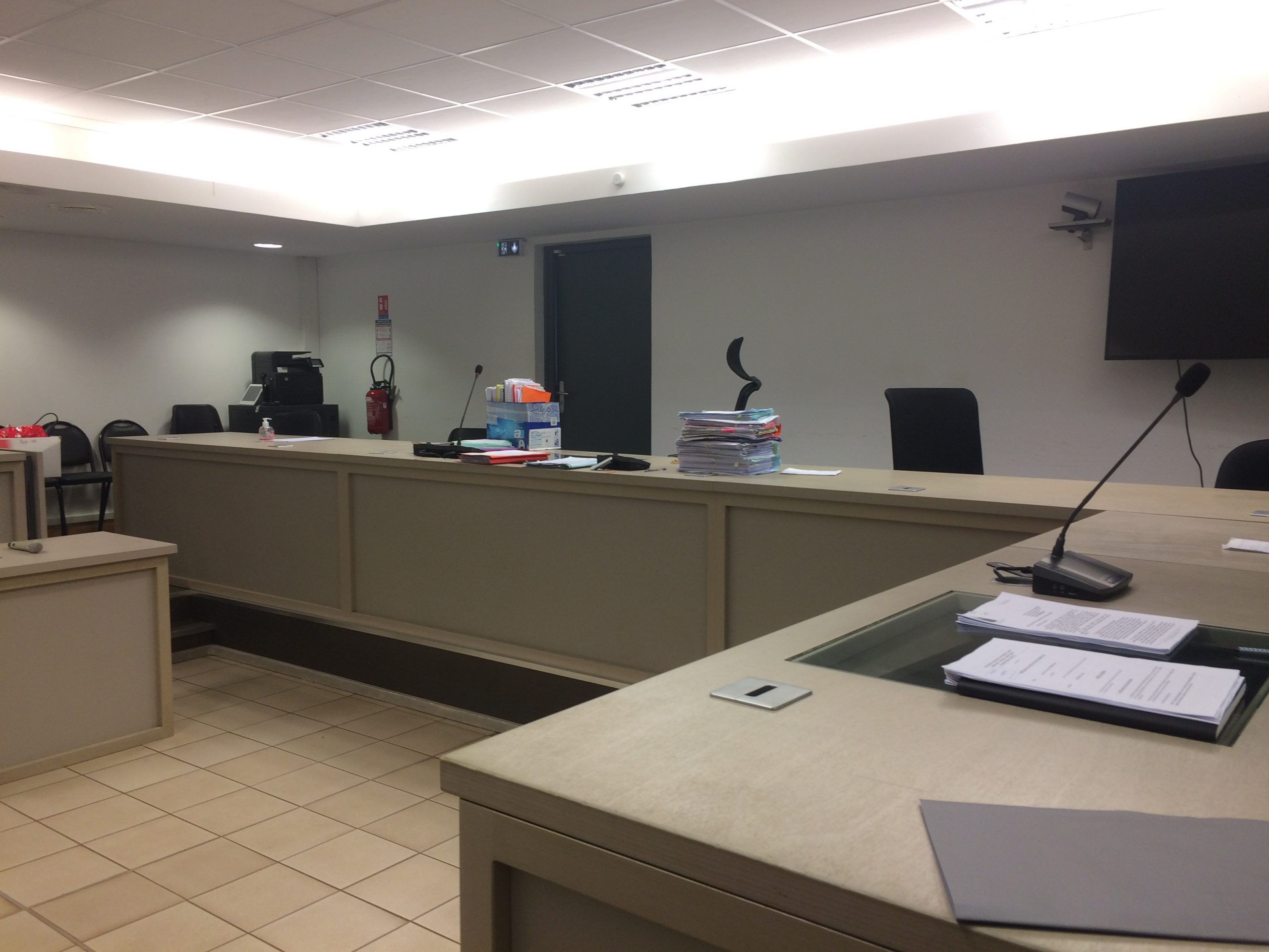 18 mois ferme pour un éleveur de zébus qui blesse un policier à la machette