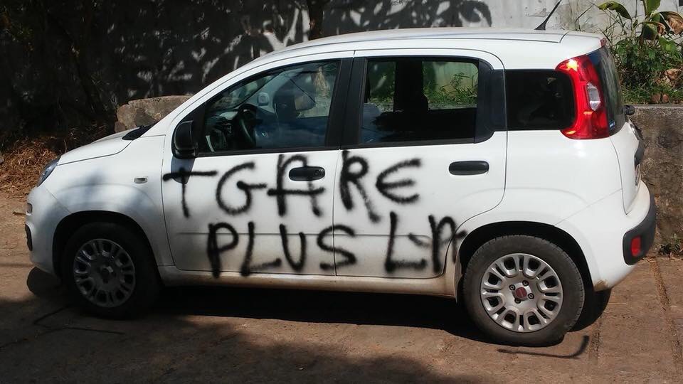 Un véhicule tagué pour s’être garé au mauvais endroit