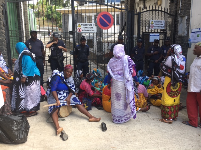Le collectif de Mayotte tente à nouveau de bloquer la préfecture