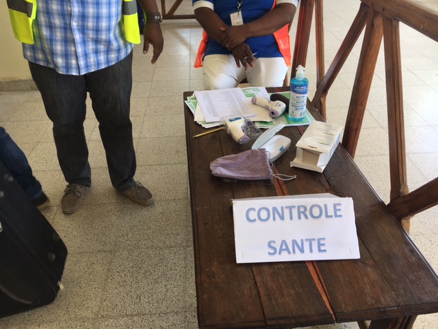 Contrôle de la fièvre sur tous les passagers au départ de Madagascar