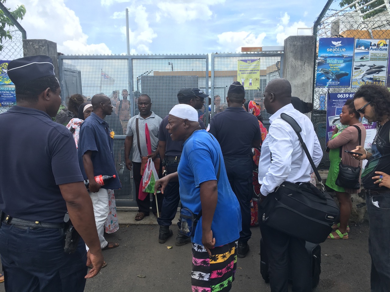 Des dizaines de voyageurs sont actuellement bloqués en grande terre