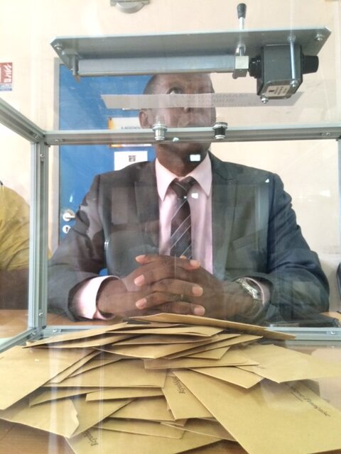 10h39 : 57 votants à Mamoudzou, bureau n°66