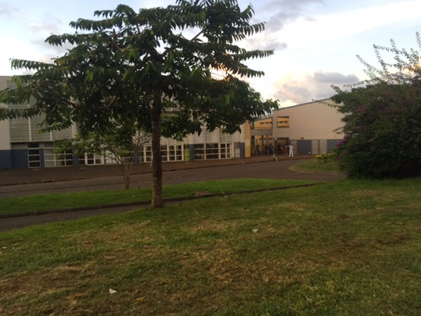 Nouvelles tensions devant le collège de Tsingoni à Combani