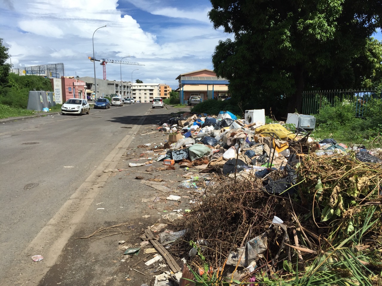 Des poubelles non ramassées depuis plusieurs jours à Hauts Vallons (photos)