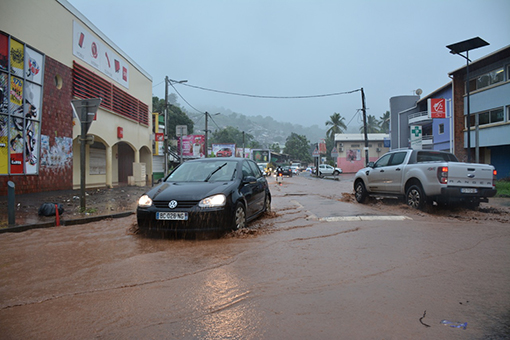 Mamoudzou anticipe la saison des pluies et lance un appel à la vigilance