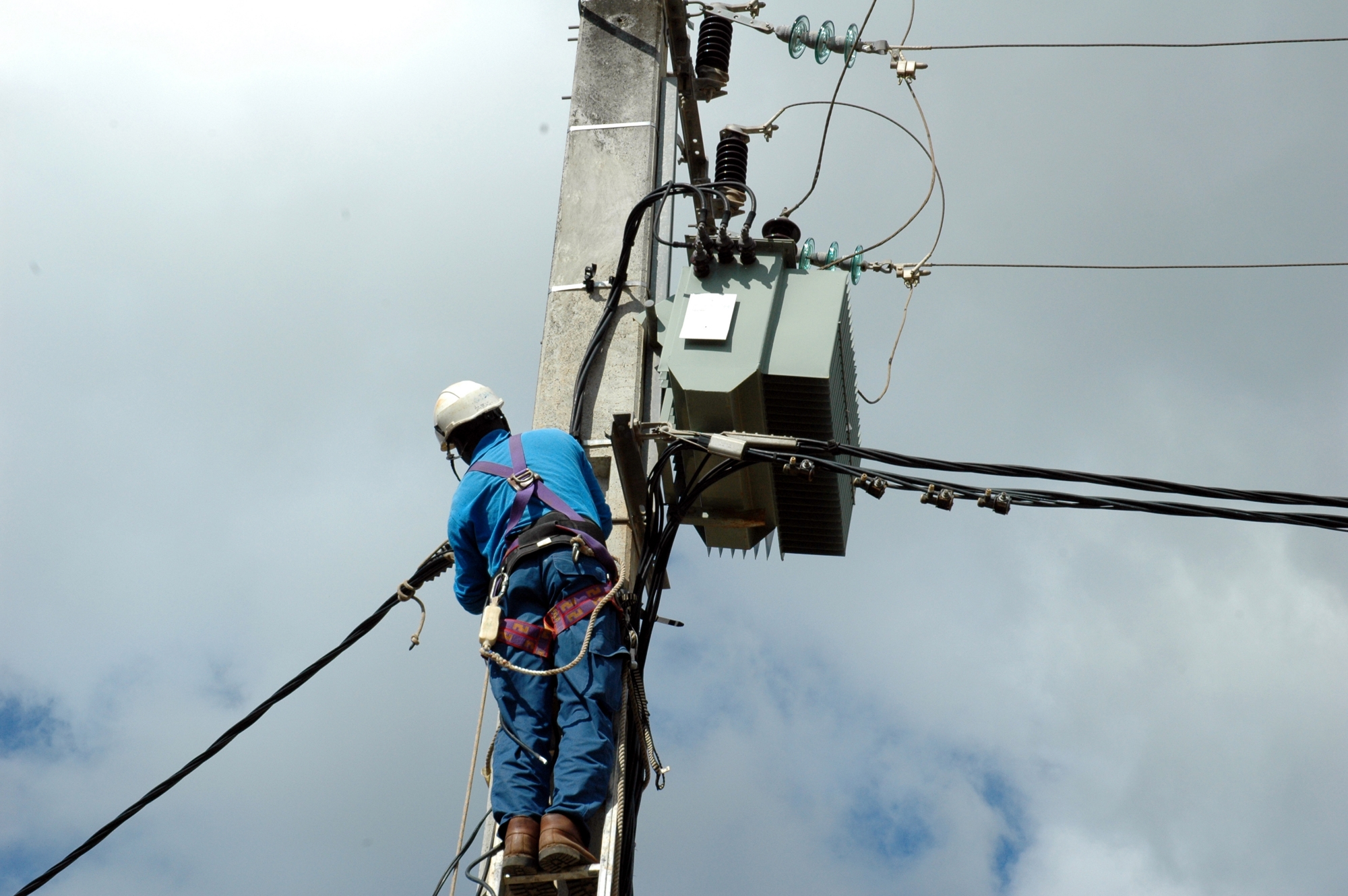 EDM renforce ses capacités dans le sud avec une ligne haute tension