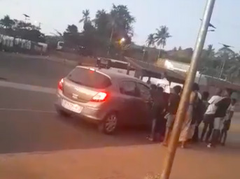 Encore des caillassages à Kahani