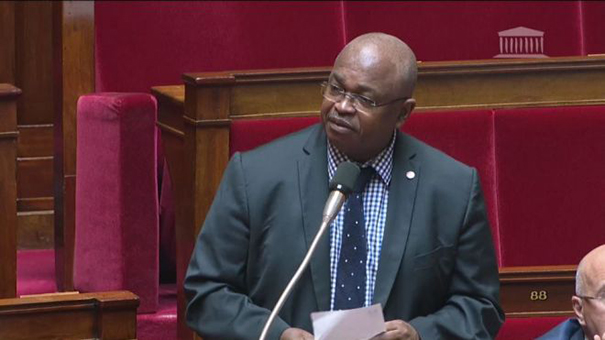 Le député Kamardine interroge le gouvernement