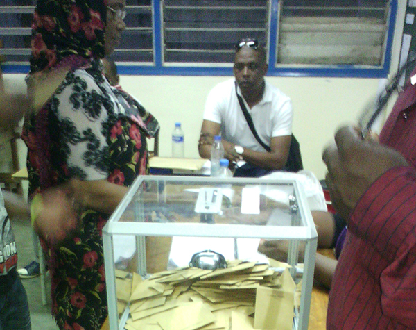 18h08 : le bureau de vote Ecole Kavani Sud fermé