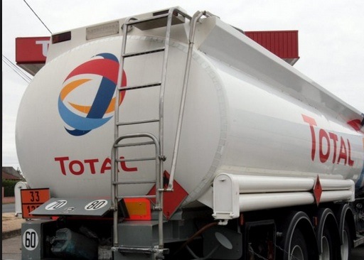 Tentative de blocage du dépôt pétrolier de Longoni