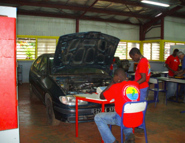 Kahani : encore un moteur volé