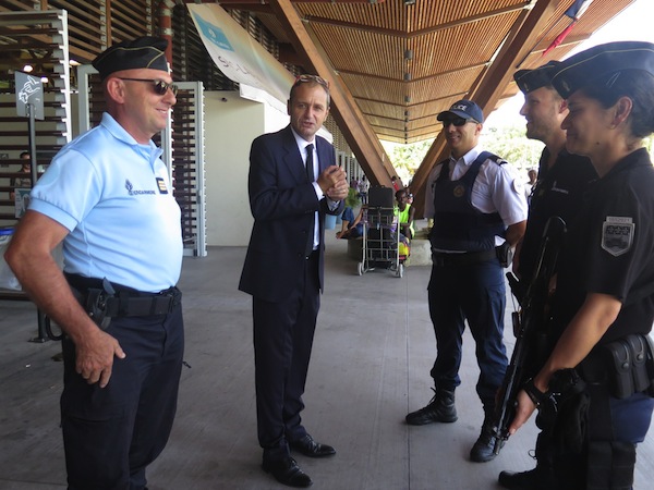 Plan Vigipirate renforcé :  le Préfet salue le travail des forces de sécurité à l’aéroport