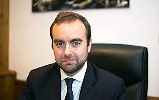 Sébastien Lecornu se réjouit que la démocratie ait pu vivre pendant les élections