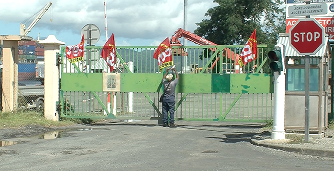 La grève a démarré au port de Longoni, plus rien ne rentre, plus rien ne sort