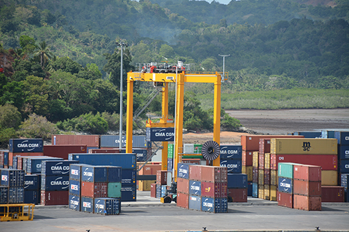 Une délégation CGT au port de Longoni