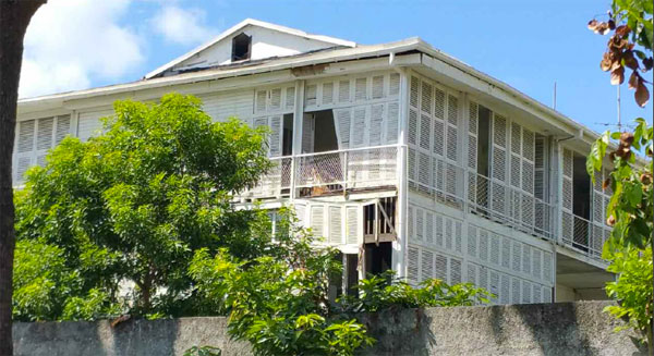 La résidence du préfet en Petite-Terre tombe en ruines