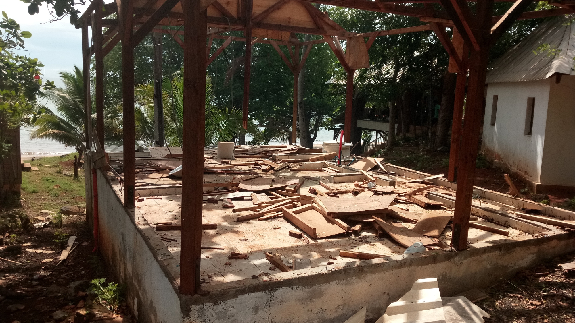 Images de la Baie des tortues après les pillages à répétition