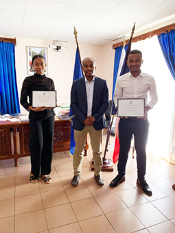 Le maire de Mamoudzou félicite l’excellence de deux jeunes mahorais admis à Science Po