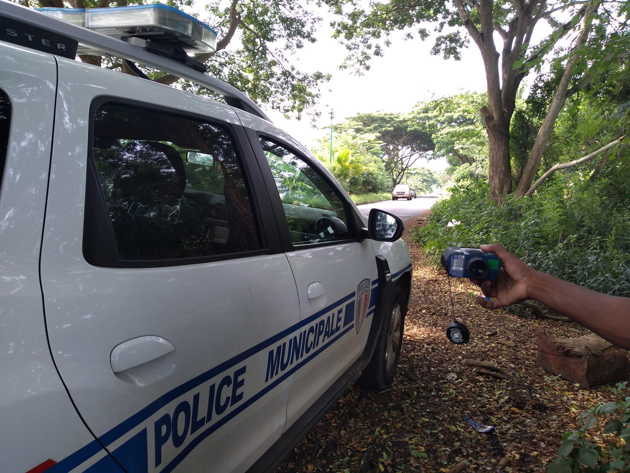 Chirongui : la police utilise son radar mobile : 109km/h !