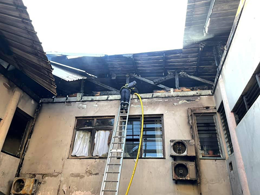 Les dégâts de la mairie de Koungou en image