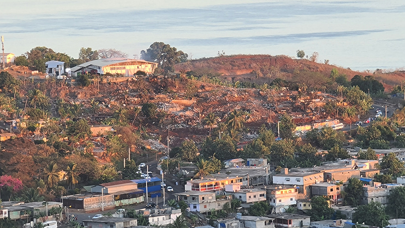 Première image après l’incendie de la mairie de Koungou
