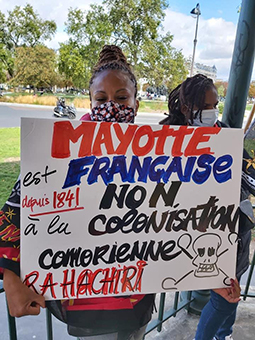 Une centaine de manifestants place de la Nation pour défendre l’Outre-Mer