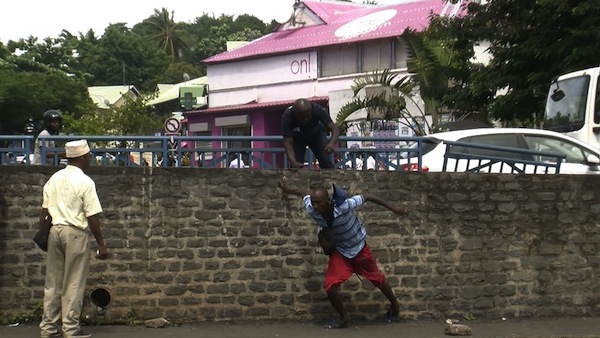 Opérations de contrôles place du marché de Mamoudzou