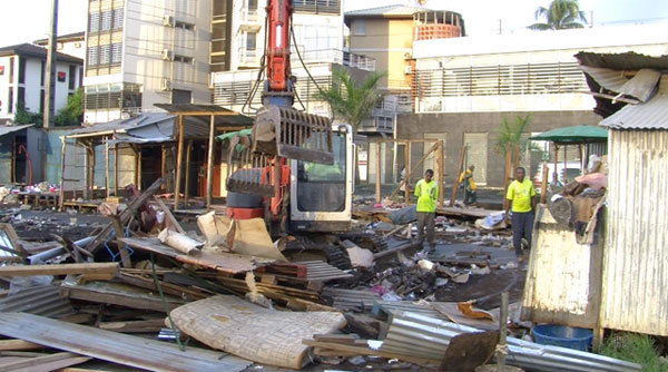 Destruction des bangas au marché en cours (vidéo)