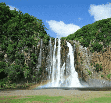 Un jeune étudiant mahorais perd la vie à la cascade Niagara à La Réunion