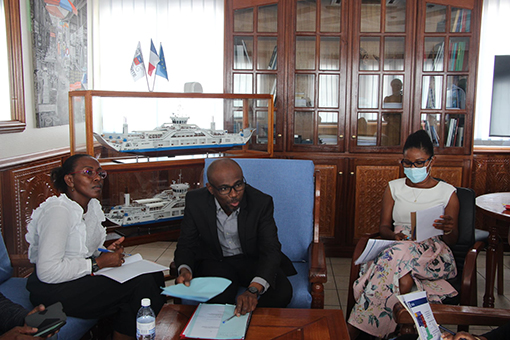 Parce que la crise de la covid implique aussi une grave crise économique