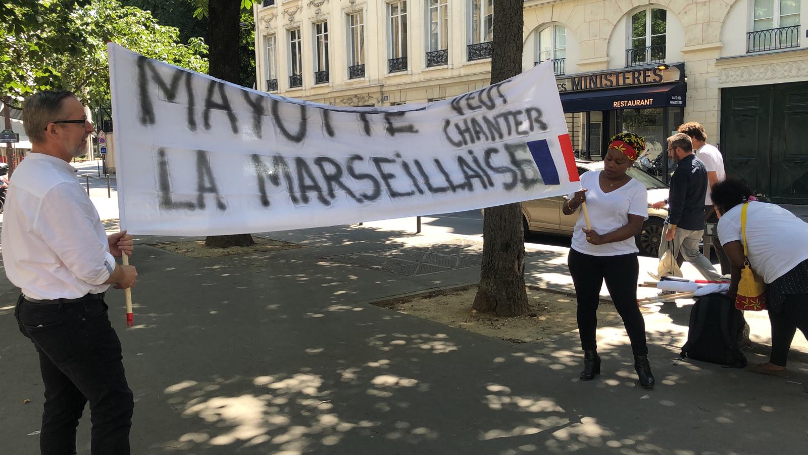 Les Mahopolitains manifestent à Paris