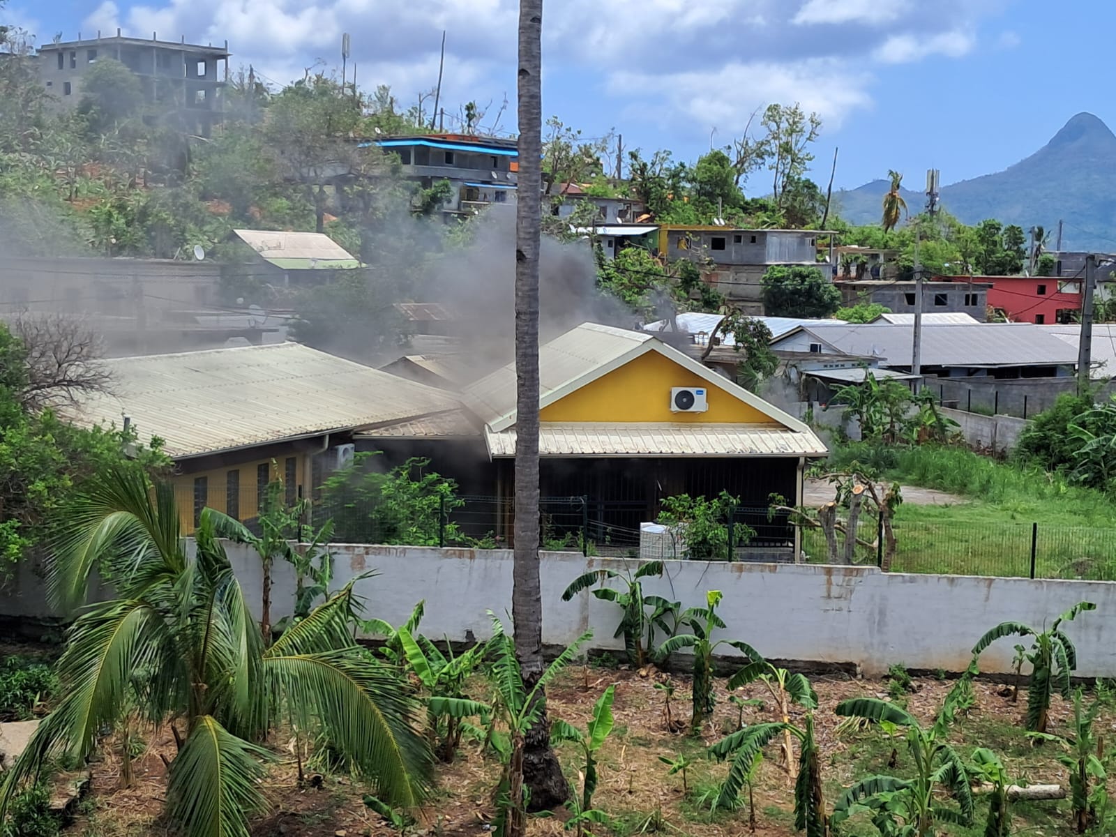 La PMI de Poroani en feu