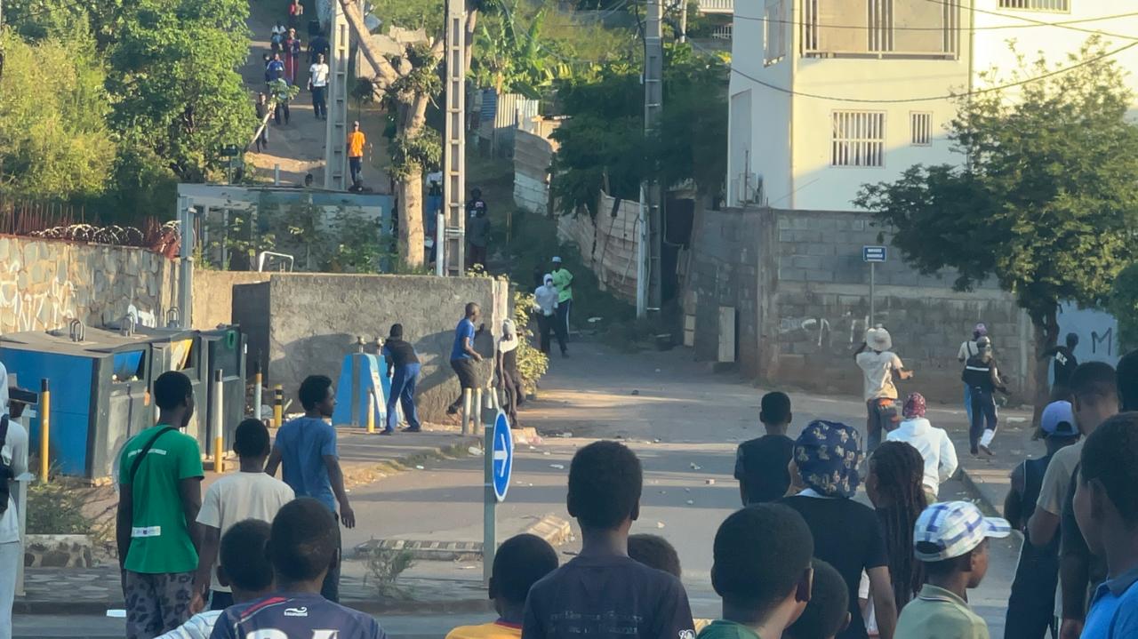 Des affrontements en cours à Passamainty (video)