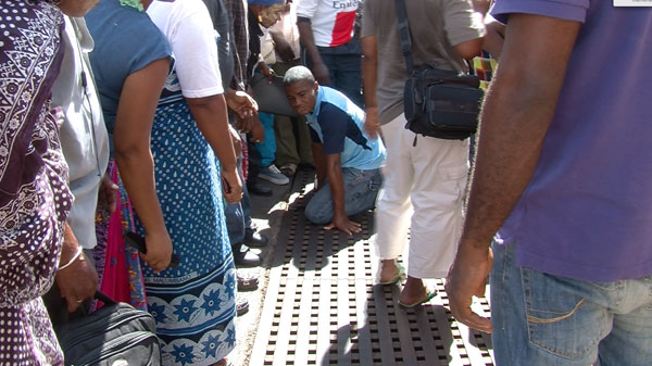 Coincé dans un caniveau de Mamoudzou