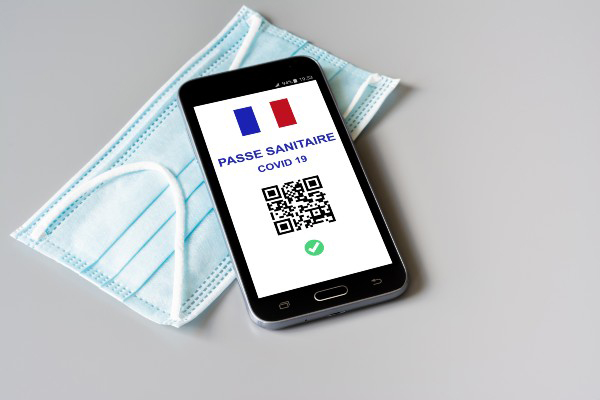 Seules les forces de l’ordre peuvent demander la présentation d’une pièce d’identité. Quid du  Pass sanitaire ?